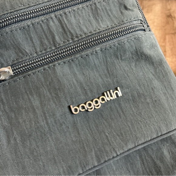 Baggallini Crossbody Purse Bag RFID Journey Sand Small Dark Gray Silver Travel - Picture 12 of 15